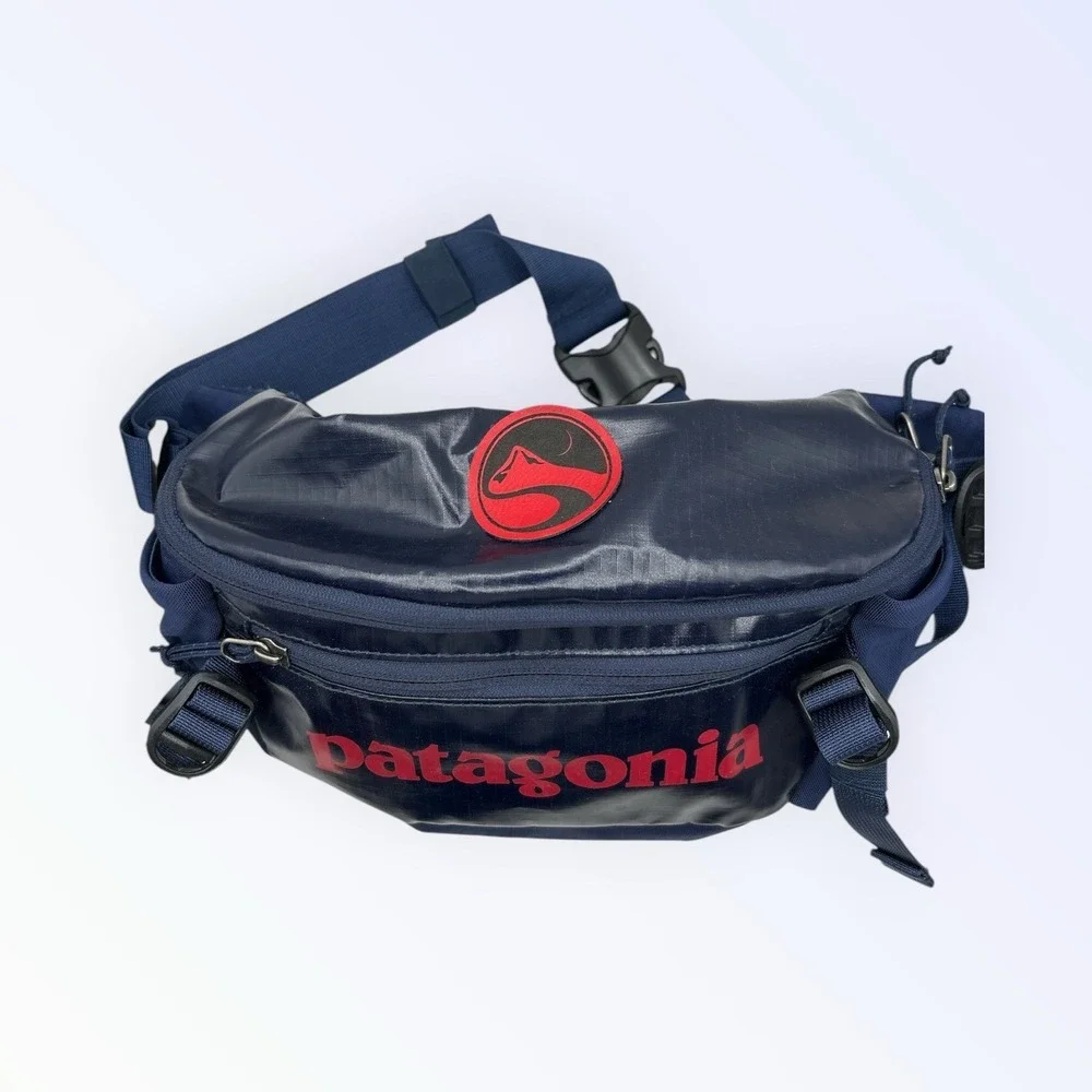 Patagonia Black Hole Waist Pack 5L Fanny Pack bag BLUE Company Logo